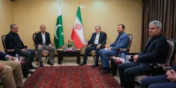 هل تنجح مسقط وإسلام آباد في خفض التصعيد بين طهران وواشنطن؟