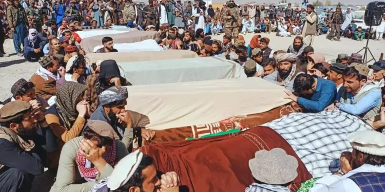 15 هجومًا باكستانيًا على أفغانستان خلال نحو عام.. مقتل 364 مدنيًا