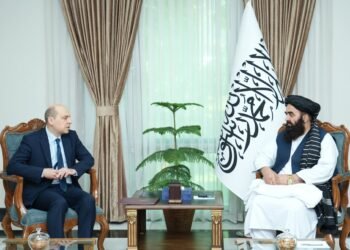 متقي يبحث مع السفير الروسي تعزيز العلاقات الثنائية والتعاون الإقليمي