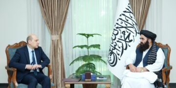 متقي يبحث مع السفير الروسي تعزيز العلاقات الثنائية والتعاون الإقليمي