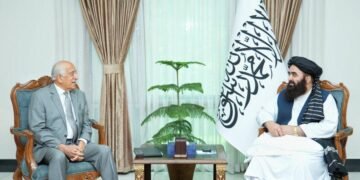 خليل زاد يبحث في كابل مع متقي تطوير العلاقات بين أفغانستان والولايات المتحدة