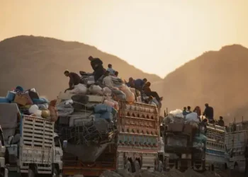 استمرار التهجير القسري للأفغان من إيران وباكستان... طرد 635 ألف لاجئ أفغاني خلال العام الجاري