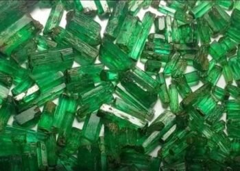 بيع نحو 3 آلاف قيراط من زمرد بنجشير مقابل 260 ألف دولار