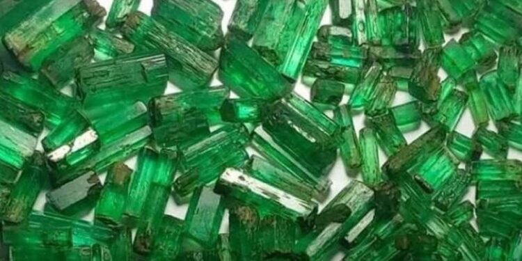 بيع نحو 3 آلاف قيراط من زمرد بنجشير مقابل 260 ألف دولار
