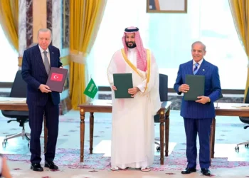 تحالف مكة أمام اختبار الحوثيين: كيف توازن باكستان بين الدفاع عن السعودية وتجنب الحرب؟