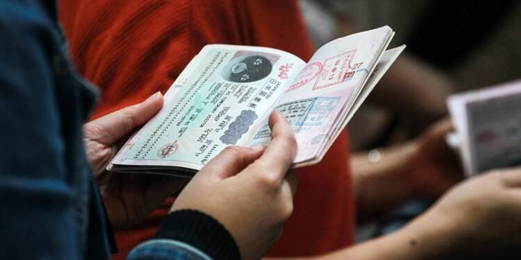 خلف الحدود لساعات.. أسواق تمنح الأفغان رحلة بلا تأشيرة إلى آسيا الوسطى