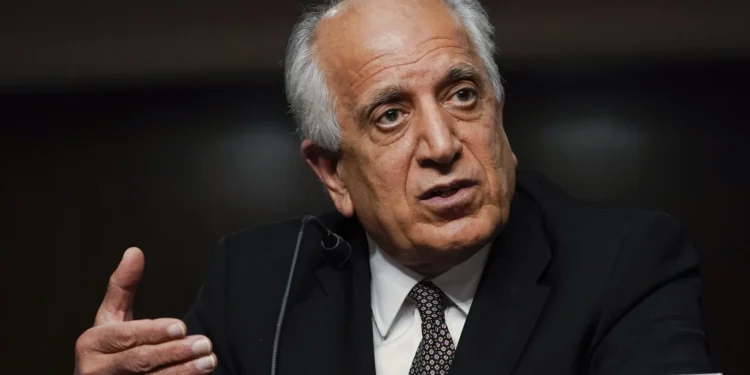 خليل زاد يشكك في موقف باكستان من حقوق الأفغانيات ويدعو إلى مراجعة سياساتها