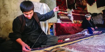 صناعة السجاد في أفغانستان أمام اختبار السوق والمواد الخام والتصدير
