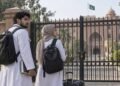 طرد طلاب الطب الأفغان من باكستان.. حين يصبح التعليم رهينة للخلاف السياسي