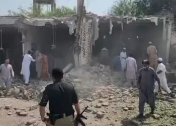 عشرات القتلى والجرحى بانفجار في مسجد لقيادة الشرطة بكوهات الباكستانية