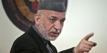 كرزاي يدين القصف الباكستاني ويدعو إلى احترام سيادة أفغانستان