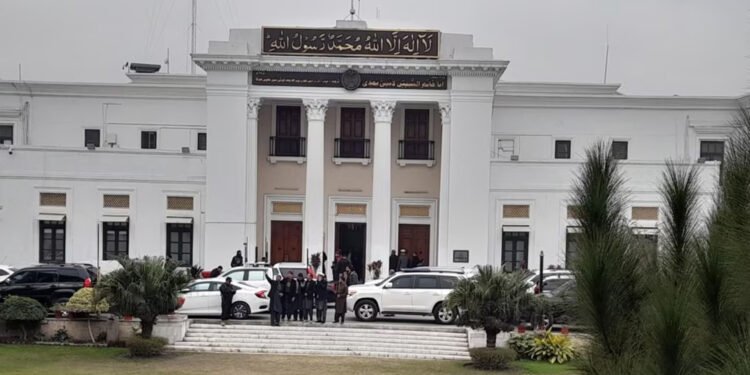 باكستان أمام خريطة جديدة: تقليص الأقاليم أم توسيع قبضة المركز؟