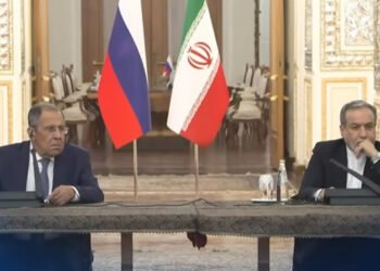 طهران وموسكو توحدان مواقفهما لاحتواء التوتر بين أفغانستان وباكستان