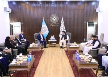 رجال أعمال ومستثمرون ايرانيون في كابل.. مباحثات لتوسيع التجارة والاستثمار