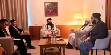 متقي والمبعوث الصيني يبحثان تعزيز العلاقات والتعاون الإقليمي