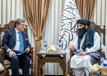 حقاني ومسؤول أوروبي يبحثان التعاون في مكافحة المخدرات والوضع الأمني بأفغانستان