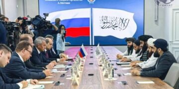 صحيفة باكستانية: التقارب الروسي مع طالبان يثير قلق إسلام آباد ويكشف تباين الحسابات