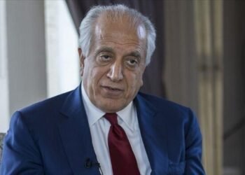 خليلزاد يحذّر من تداعيات الإطاحة بحكومة خيبر بختونخوا: الفوضى قد تعزز نفوذ طالبان باكستان
