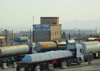إيران: عبور 805 آلاف طن من البضائع الأفغانية عبر منفذ فراه خلال ستة أشهر