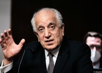 خليل زاد: باكستان تجنيد أفغان للقتال مع معارضيها